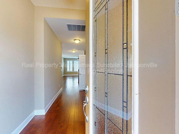 3rd image of 285 Garden Wood Dr