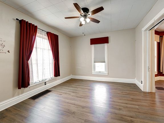 3rd image of 509 W Ash St