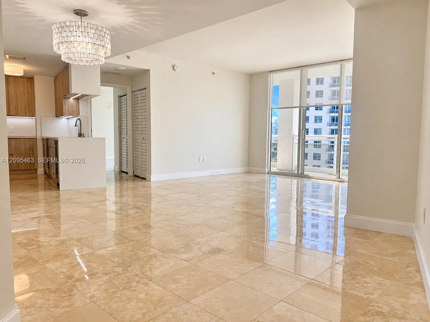 1 bed, 1.5 bath, 1031 sqft, $3,800 — Photo 2