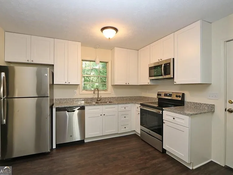 4215 Fawn Ln SE — Photo 8