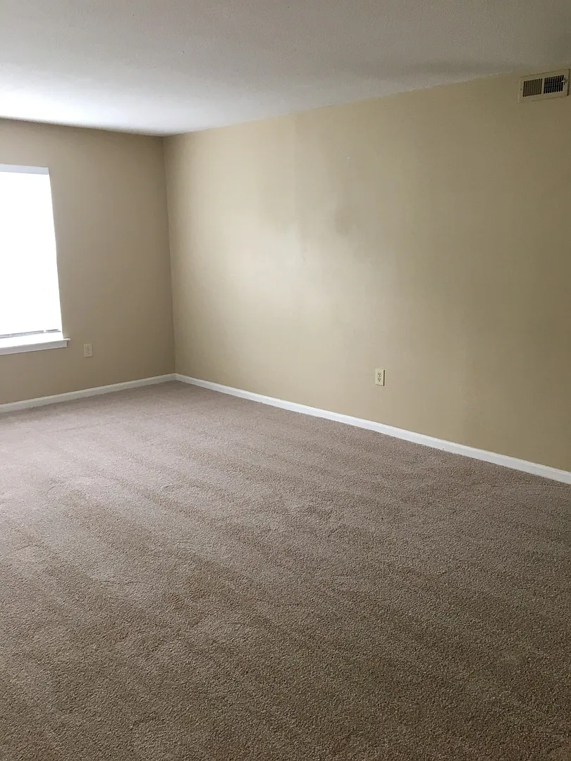 Greenville, 2/2, 1097SF — Photo 2