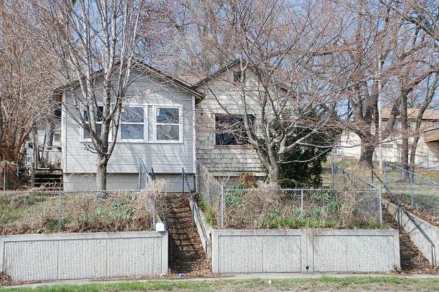 1st image of 1728 S 4th St