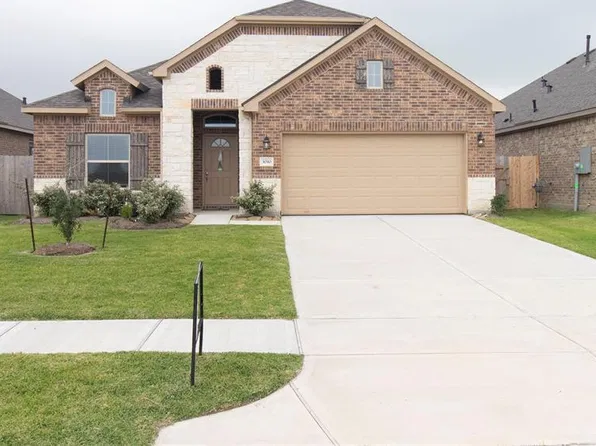 3010 Royal Albatross Dr, Texas City, TX 77590