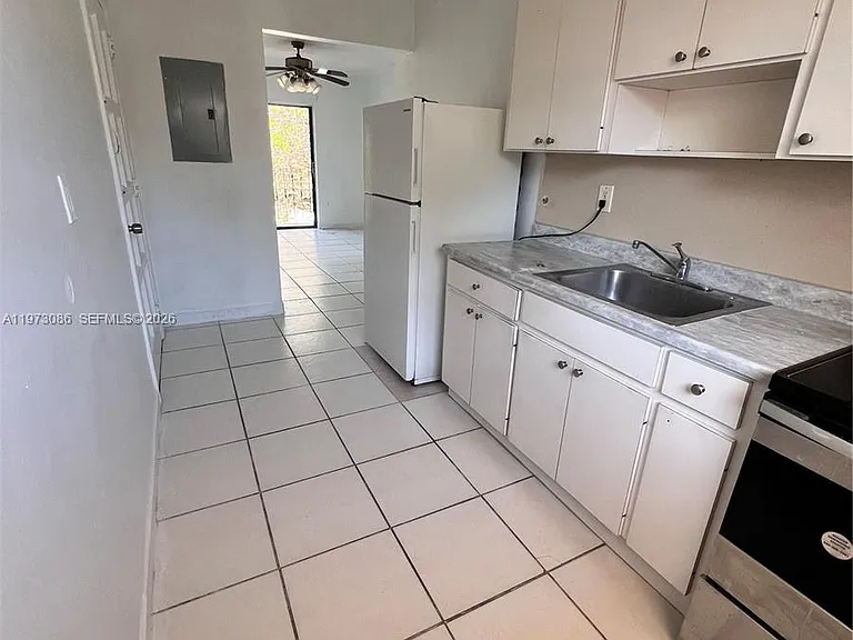 609 SW 14th Ave #2 — Photo 20