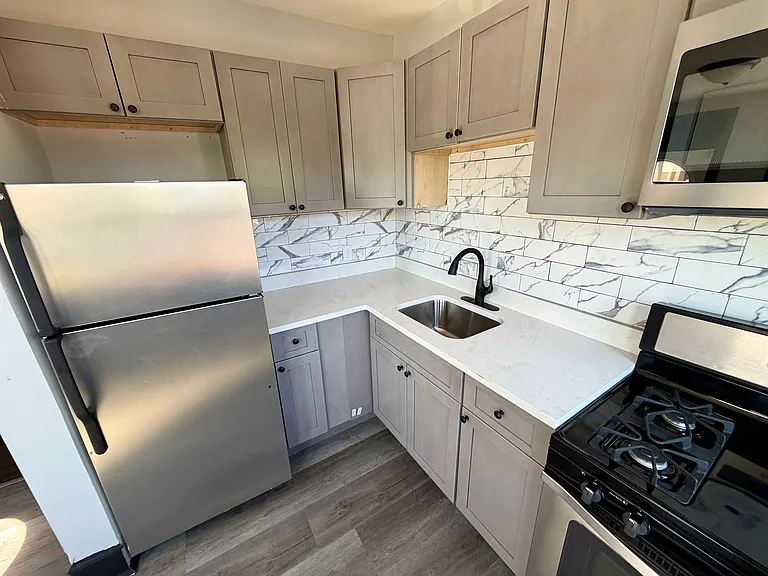 809 Brooks Ln #2 — Photo 22
