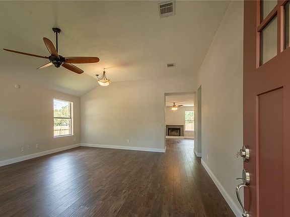 5th image of 6513 Carisbrooke Ln