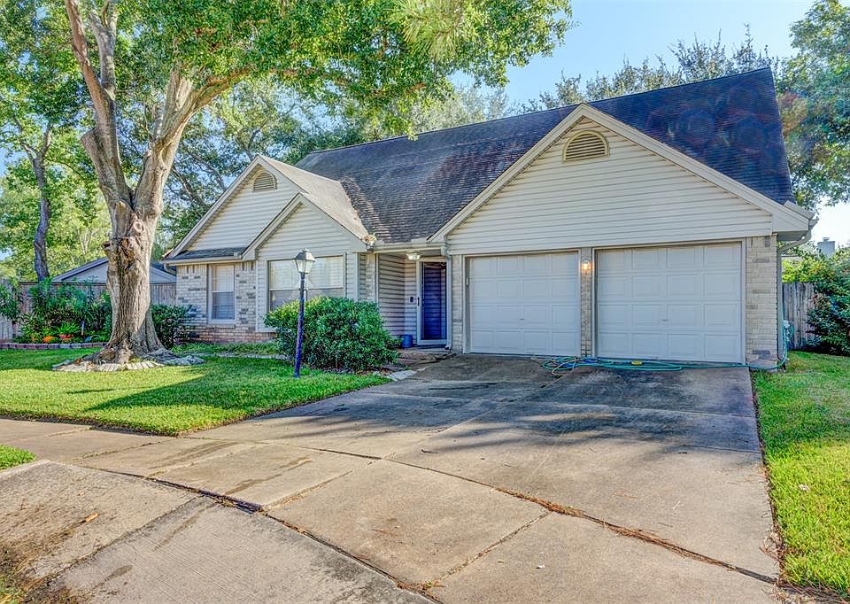 1st image of 2414 Pebbledowne Cir