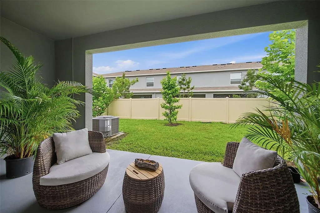 3 bed, 2.5 bath, 1673 sqft, $2,600 — Photo 4