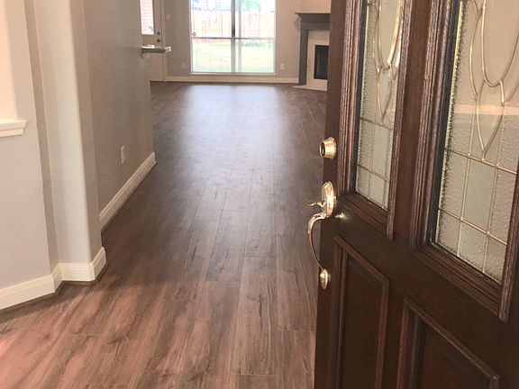 4th image of 303 Colony Creek Dr
