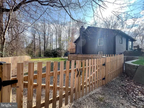 12441 Colewood St, Herndon, VA 20171