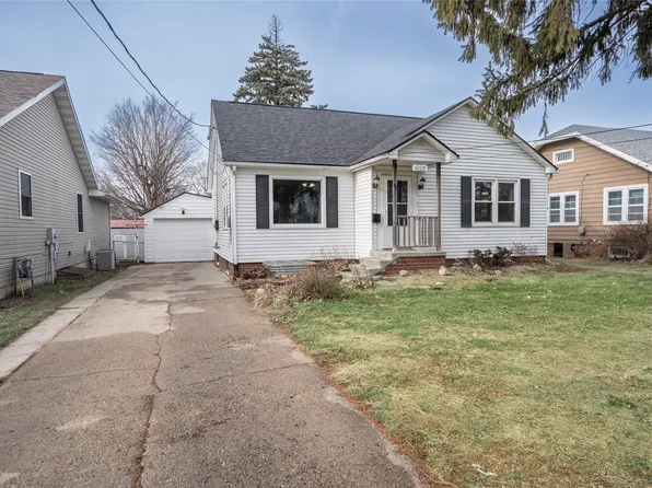 1005 W 6th St S, Newton, IA 50208