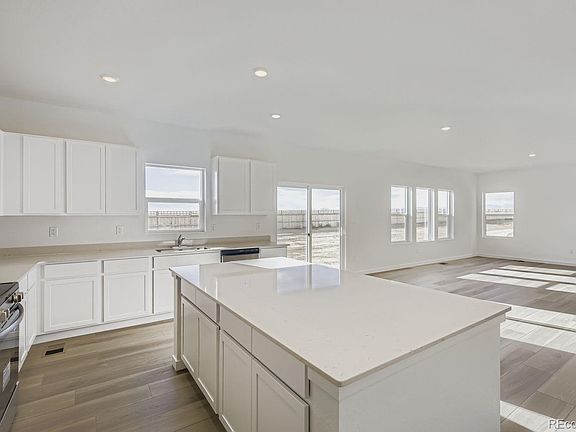 5th image of 4252 Lucas Drive