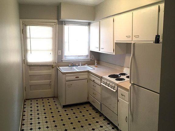 2nd image of 1705 Carolyn Dr #2