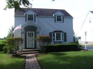813 California Ave, Ellwood City, PA 16117