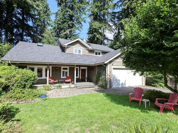 789 3rd St, Courtenay, BC V9N 1E9
