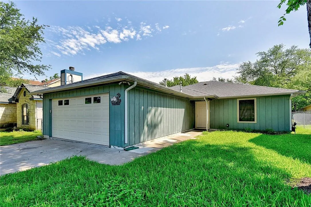 Building Photo - 6402 Santos St