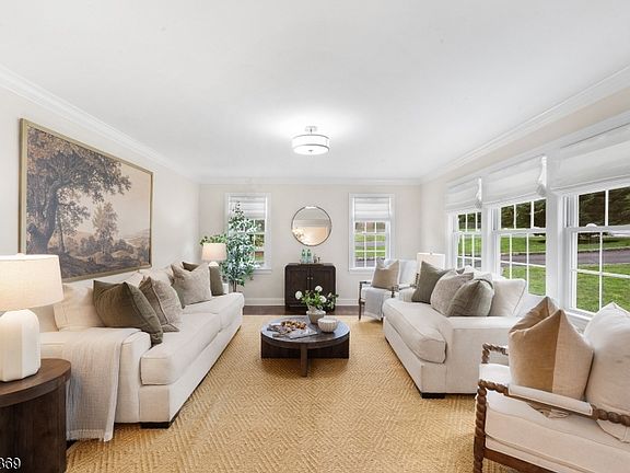5th image of 5 Harrison Dr
