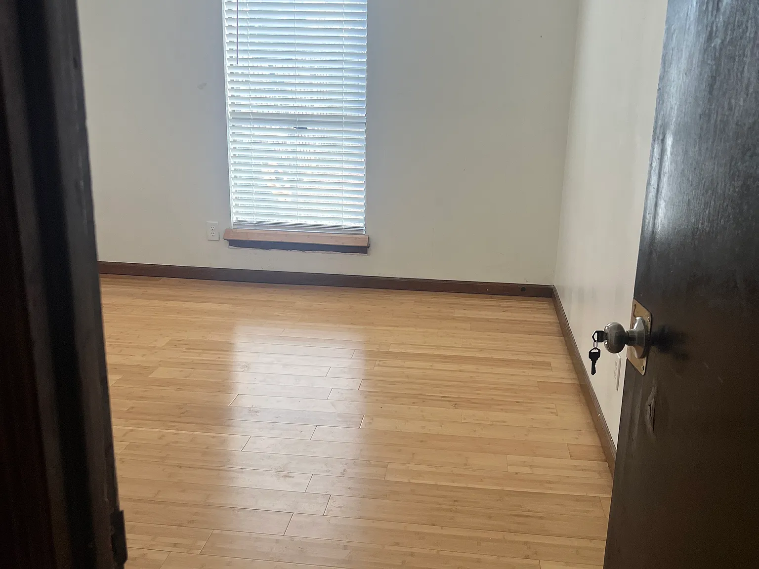 3 bed, 2100 sqft, $750 — Photo 3