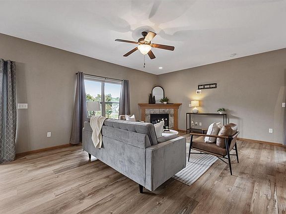 5th image of 1409 Palisades Ct