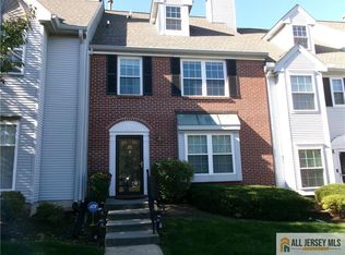 23 Colleen Ct, Kendall Park, NJ 08824
