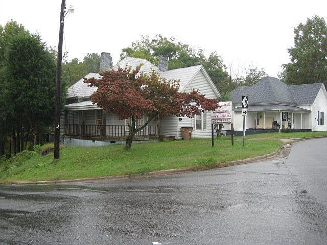 1st image of 130 Pine St
