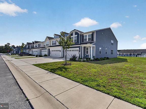 2nd image of 19739 Spinnaker Ct