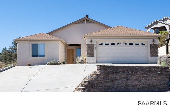 2nd image of 243 Lakewood Cir