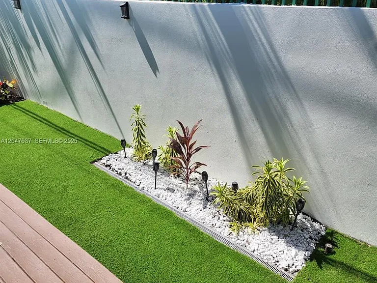 3504 Crystal View Ct — Photo 10