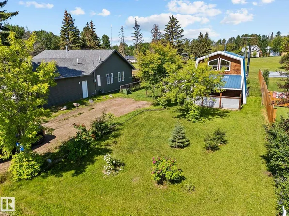 425 4th St, Yellowstone, AB T0E 1A6