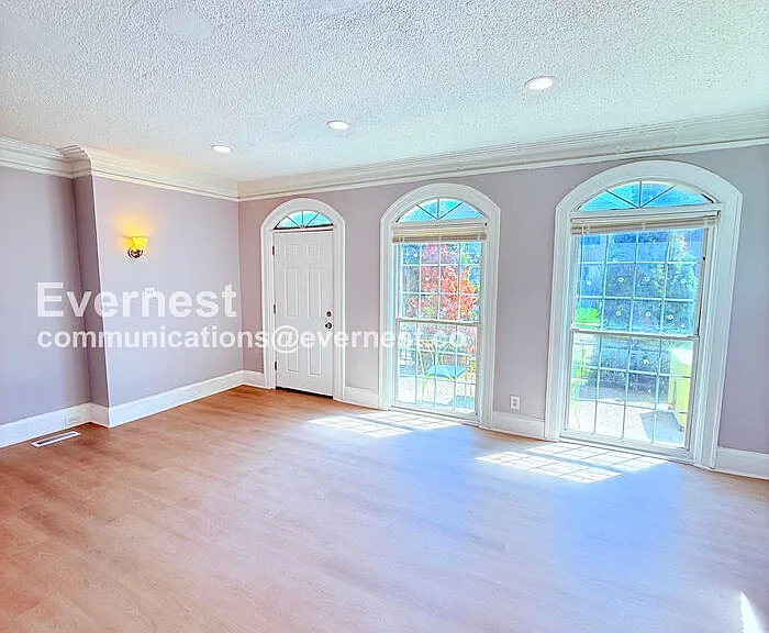 2302 Hazelwood St #1 — Photo 10