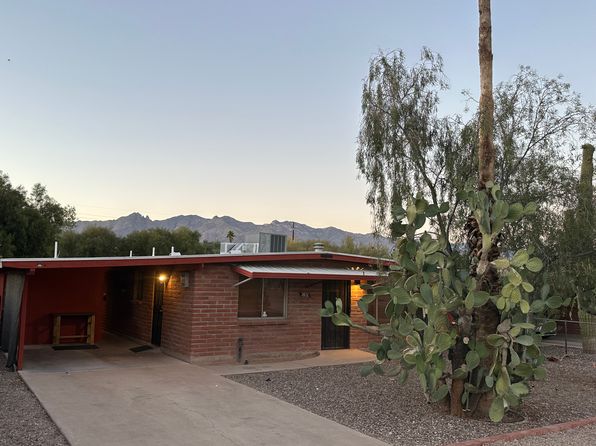 2821 E Presidio Rd