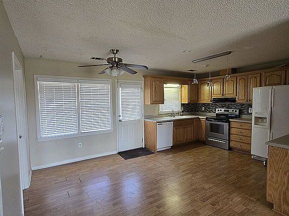 4th image of 11322 Hen Smith Rd