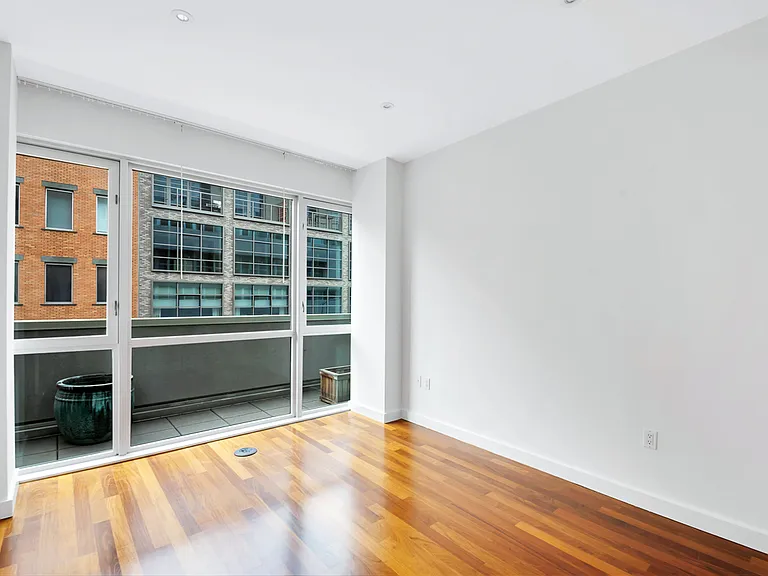 125 N 10th St #S3D — Photo 11