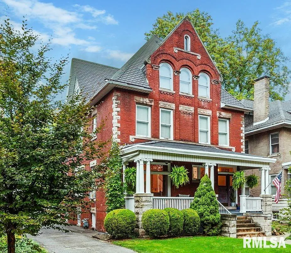 1129 W Moss Ave photo 1