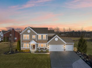 273 Winged Foot Dr, Brighton, MI