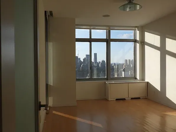 188 East 64th Street 2701/02 image 3 of 8