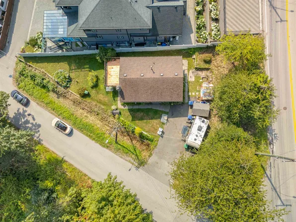 11546 Surrey Rd, Surrey, BC V3R 5T5