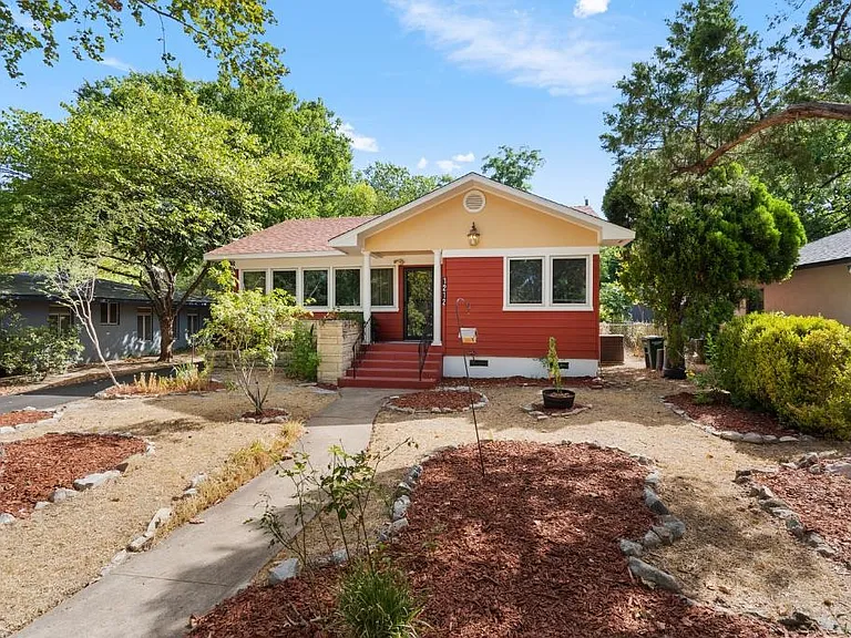 1212 Bentwood Rd — Photo 3