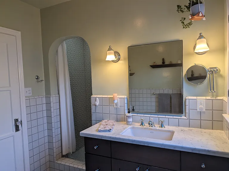8339 Holy Cross Pl — Photo 25