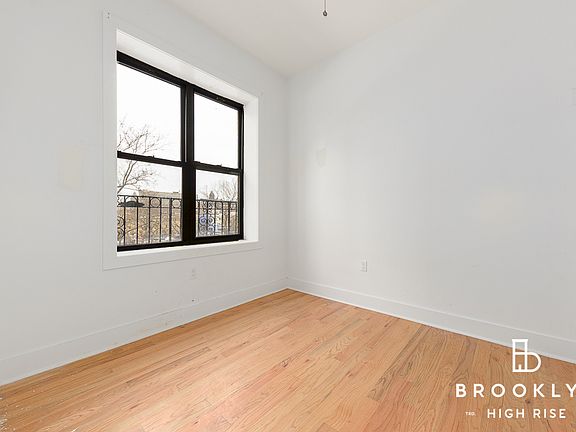 5th image of 930 De Kalb Ave #100