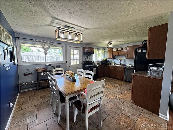4th image of 4379 Leston Ave