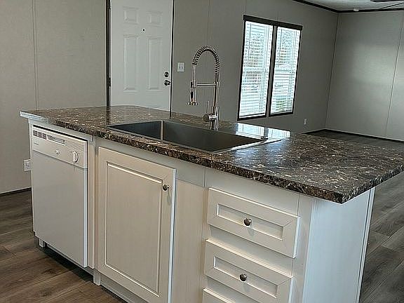 2nd image of 392 Loreeta Dr