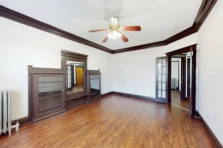 4859 S. Champlain Avenue — Photo 11