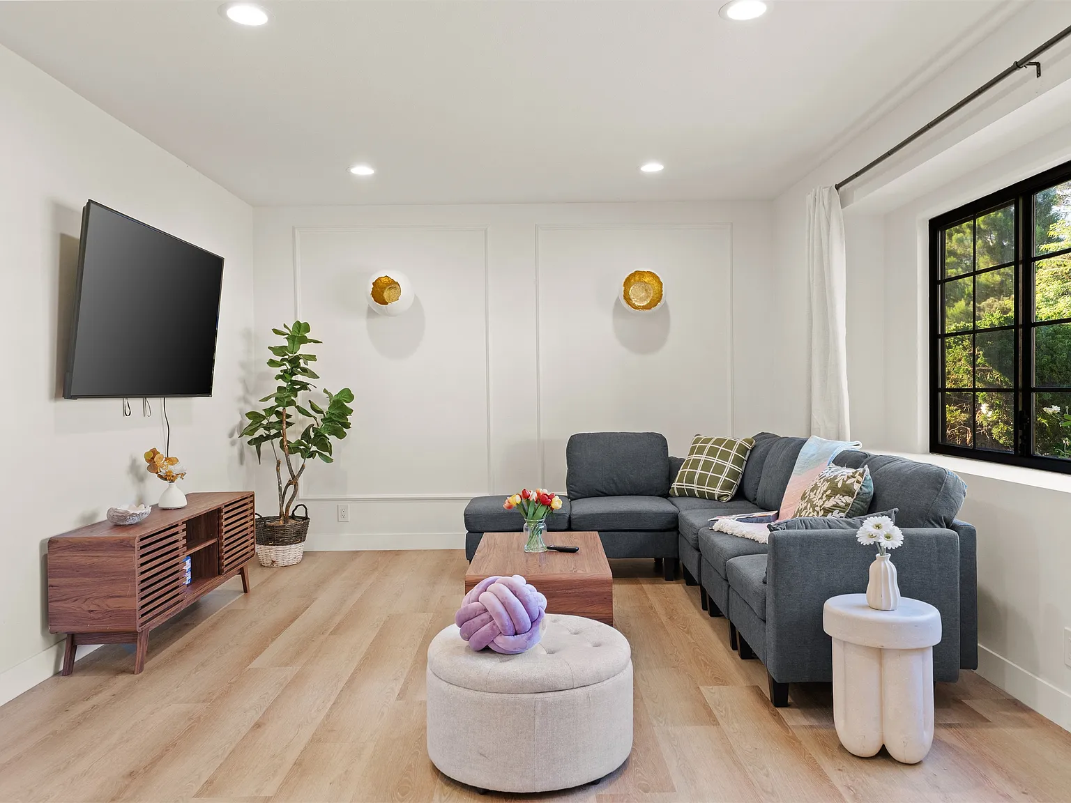 4 bed, 1792 sqft, $8,000 — Photo 2