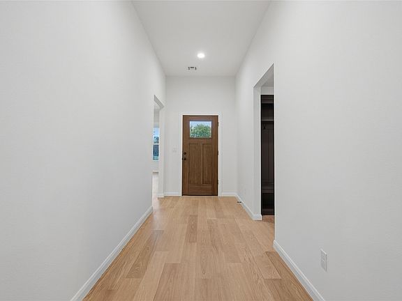 3rd image of 30 32nd Ave