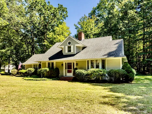 10 T J Gamester Avenue, Portsmouth, NH 03801