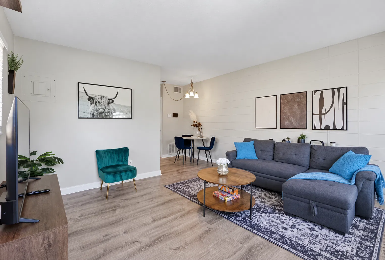 1511 E Kaley St — Photo 2