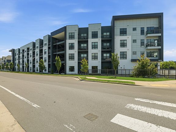 2nd image of 1677 54th Ave N APT 118