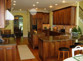 11 Stonehaven Dr, Signal Mountain, TN 37377