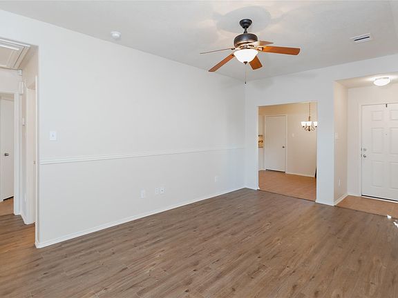 4th image of 11002 Kelly Hill Ct